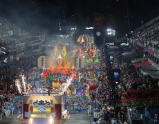 Acadêmicos de Niterói vence Série Ouro e sobe ao Grupo Especial do Rio