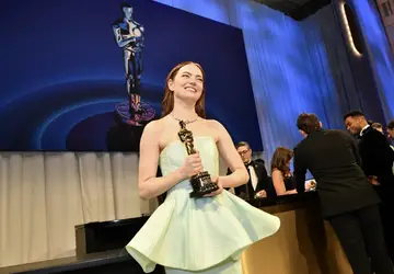 Reação de Emma Stone a piada de Jimmy Kimmel durante o Oscar surpreende; veja vídeo