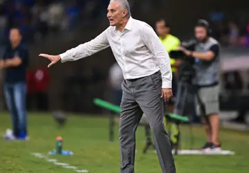 Em reencontro com Tite, Corinthians busca manter sequência invicta diante de Flamengo em crise