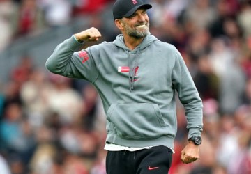 Klopp se despede do Liverpool com vitória recheada de homenagens, choro e muita emoção