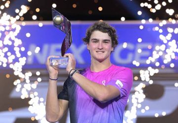 Tênis: João Fonseca conquista o título do Next Gen ATP Finals