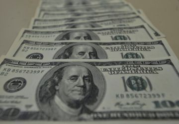 Dólar sobe para R$ 5,75 com receio sobre inflação