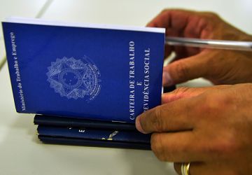 Taxa de desemprego sobe para 6,5% no trimestre encerrado em janeiro