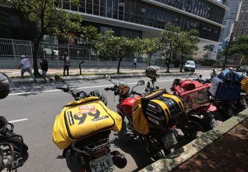 Justiça de SP declara inconstitucional decreto que suspendia mototáxis