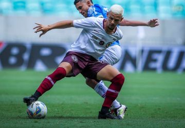 Jacuipense supera Bahia e fica perto da final do Baiano