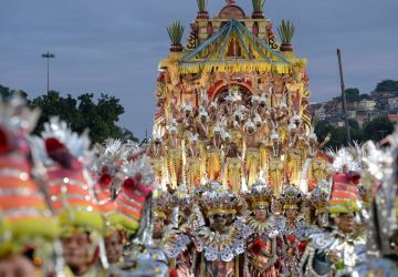 Oito escolas fecham Série Ouro no Sambódromo do Rio