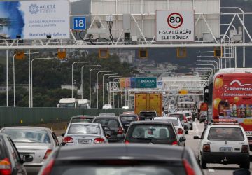 Rodovia Rio-Santos tem trânsito intenso após carnaval