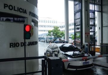 Homem é preso no Rio por contrabandear equipamentos bélicos