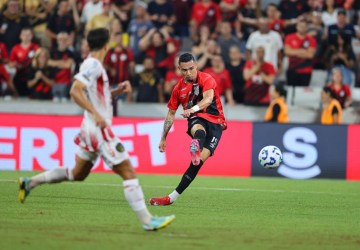 Athletico-PR derrota o Guarany de Bagé e avança na Copa do Brasil