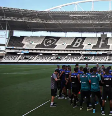 Botafogo terá tempo real de arbitragem no clássico contra o Flamengo
