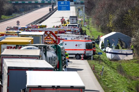 Acidente com ônibus na Alemanha deixa cinco mortos e vários feridos