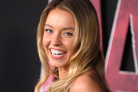 Sydney Sweeney oferece presente generoso à mãe