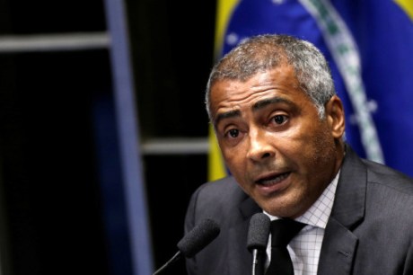 Romário negocia patrocínio de bet enquanto relata CPI sobre apostas