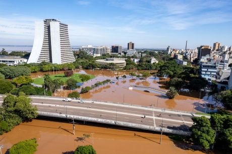 Das 441 cidades em calamidade no RS, só 69 pediram recursos federais