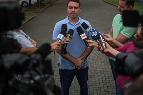 Toffoli mantém multas a Zambelli e Flávio Bolsonaro por vídeo contra Lula