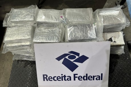 Receita Federal apreende 51 quilos de cocaína no aeroporto do Galeão