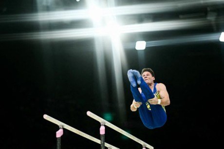 Diogo Soares fica em 23º no individual geral da ginástica em Paris-2024; japonês leva ouro