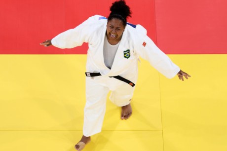 Beatriz Souza vence e conquista primeiro ouro do Brasil em Paris