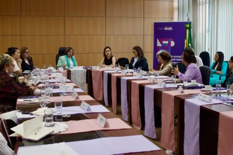 Governo quer apoio de times de futebol contra feminicídio