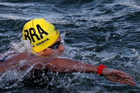 Guilherme "Cachorrão" estreia na maratona aquática, mas abandona prova