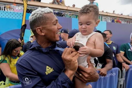 Hoje é Dia: encerramento das Olimpíadas e Dia dos Pais são destaques