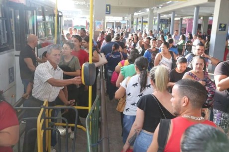 Greve de ônibus é encerrada no Recife após acordo com empresários