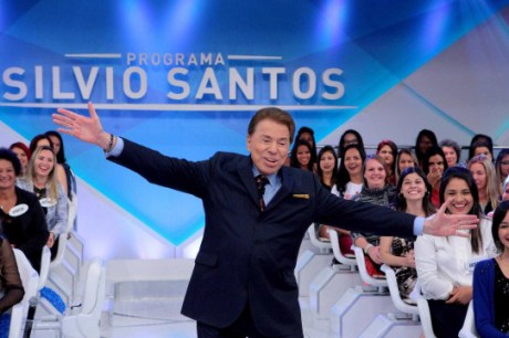 Foto de Silvio Santos será reproduzida em relógios de ruas de São Paulo