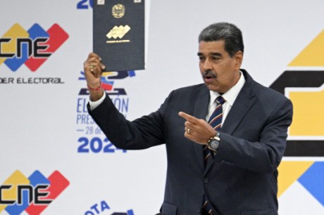 Supremo da Venezuela chancela contestada reeleição de Maduro