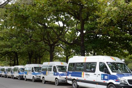 Rio inclui vans no serviço de transporte gratuito para eleições 2024