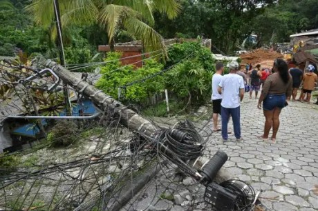 Tempestade causa apagão e uma morte em São Paulo; 3 também morrem em Bauru