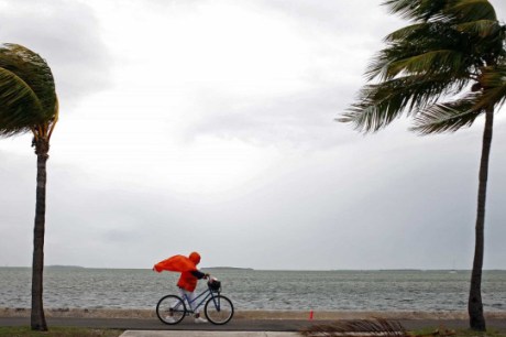 Inmet emite alerta para chuvas intensas e ventos de até 60 km/h no Brasil