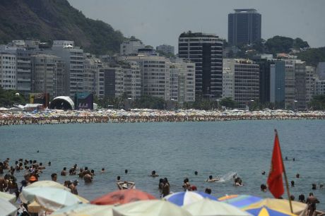 Fiscalização encontra irregularidades em hotéis na orla de Copacabana