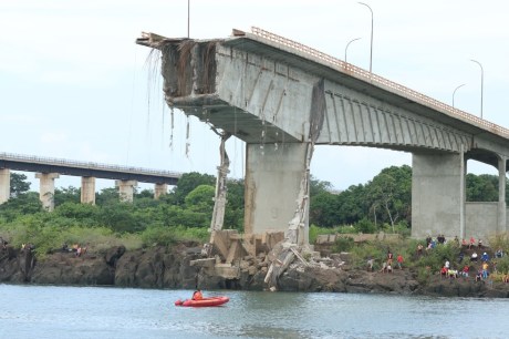 Prefeitura de Estreito decreta emergência por queda de ponte