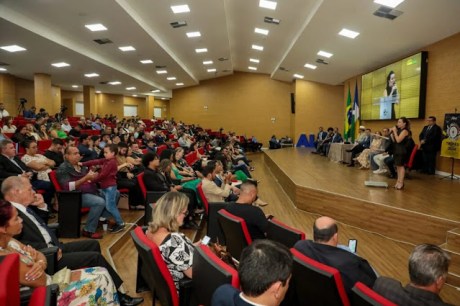 Troféu FENACOM Personalidades do ano 2024 foi realizado em Rondônia com a presença de autoridades e comunicadores de todo o Brasil