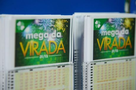 Prêmio maior da Mega da Virada sai para oito apostas