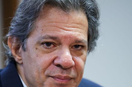 Haddad suspende férias para discutir Orçamento com Lula