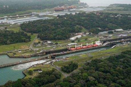 Panamá nega reivindicação dos EUA de direitos de travessia de canal