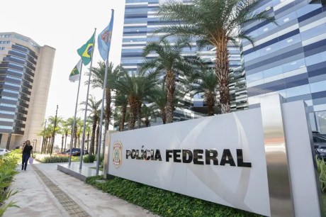 Polícia Federal deflagra operação contra suspeito de ameaçar Lula