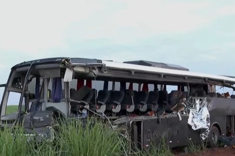 SP: motorista de caminhão envolvido em acidente com ônibus é detido