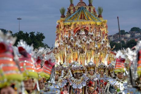 Oito escolas fecham Série Ouro no Sambódromo do Rio