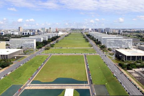 Participação da mulher no funcionalismo público federal sobe para 45%