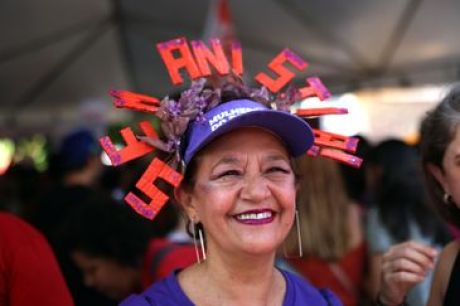 Mulheres do DF marcham por políticas públicas e contra o feminicídio