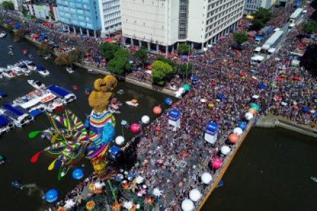 Especialistas recomendam "etiqueta respiratória" após carnaval