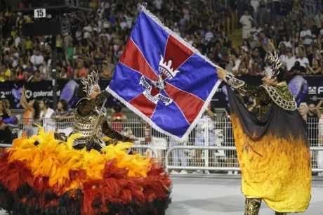 Rosas de Ouro encerra Desfile das Campeãs em São Paulo